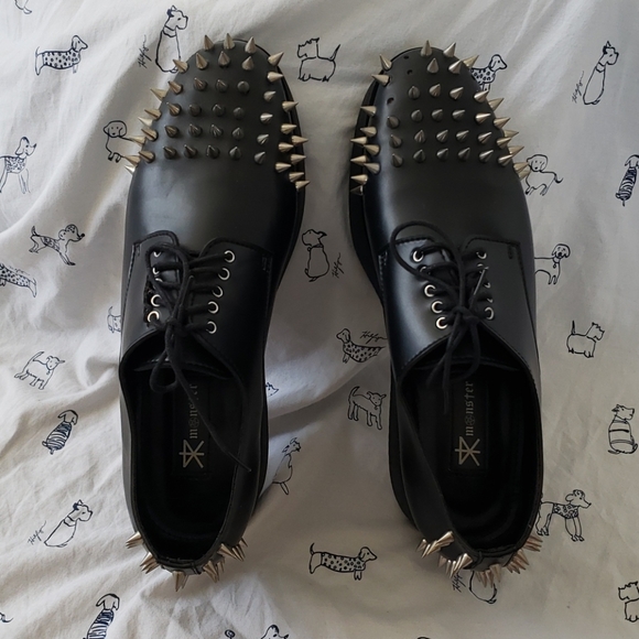 Shoes - Picture 5 of 7